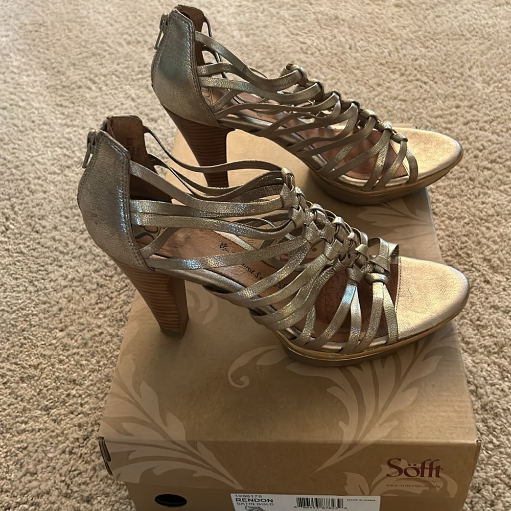 Sofft Rendon knotted sandal in satin gold, size 9.5